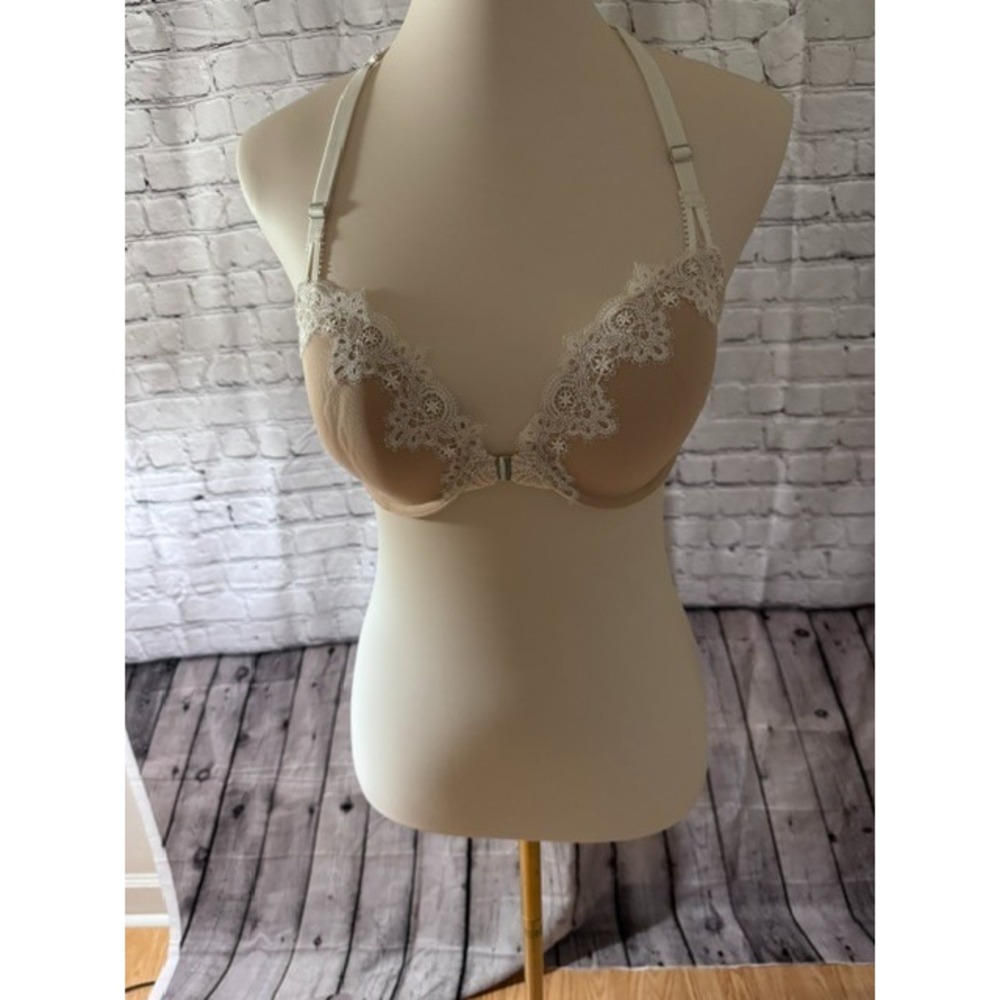 NWOT Victoria's Secret Dream Angels Lace Racerback Demi Bra 36C Front Close